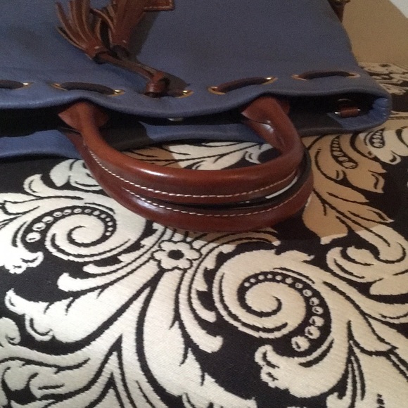 “Dooney & Bourke” satchel - Picture 9 of 10